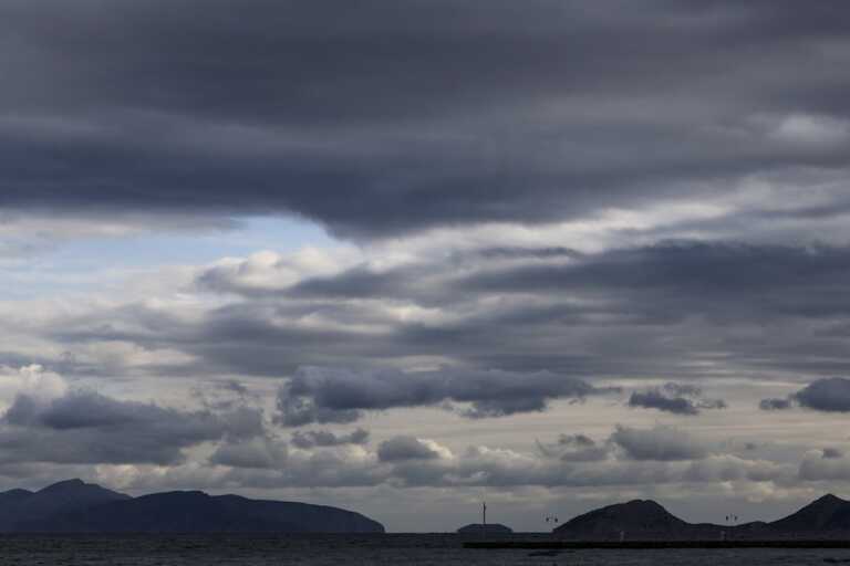 Μικρή πτώση της θερμοκρασίας σε ολόκληρη τη χώρα αύριο – Σε ποιες περιοχές θα βρέξει