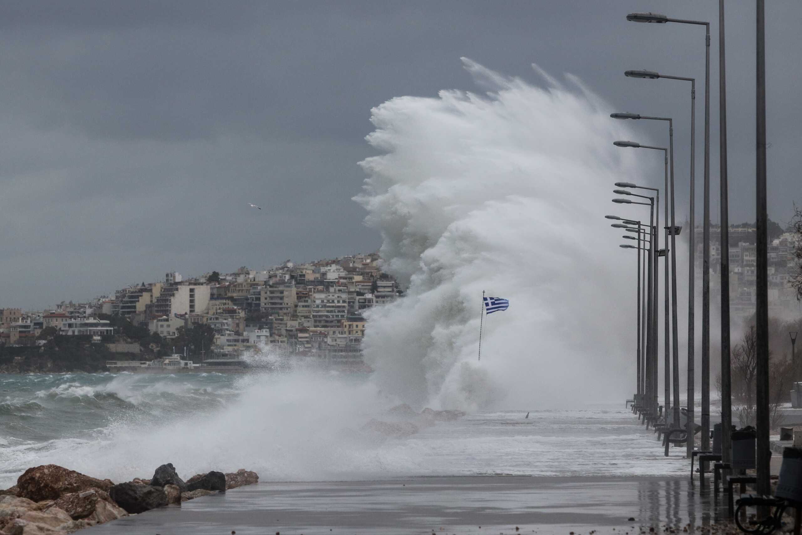 Καιρός σήμερα: Βουτιά της θερμοκρασίας με βροχές και χιόνια στα βουνά – Αναλυτική πρόγνωση