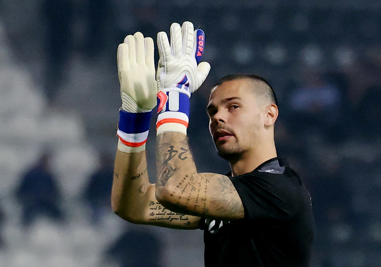 Soccer Football - Europa League - PAOK v Viktoria Plzen - Toumba Stadium, Thessaloniki, Greece - October 24, 2024 PAOK's Dominik Kotarski during the warm up before the match REUTERS