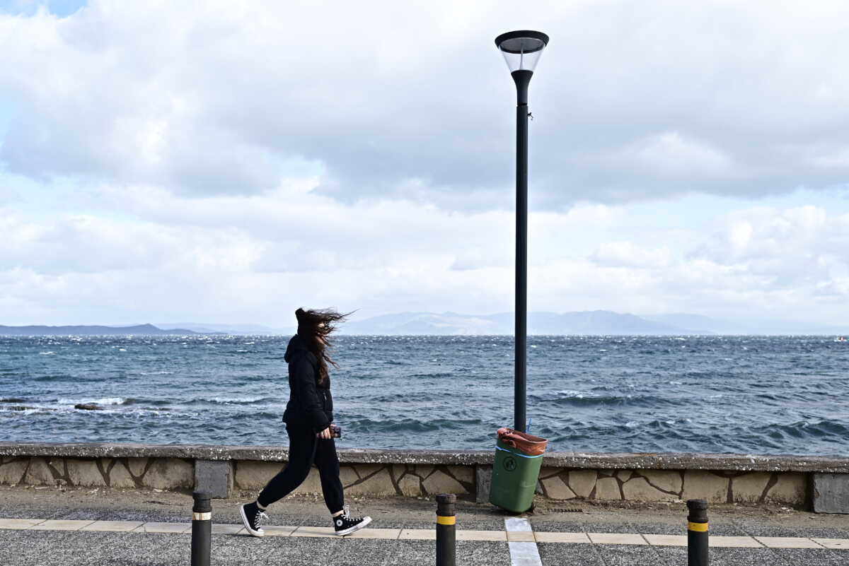 Καιρός: Κρύο και ισχυροί άνεμοι από σήμερα – 48ωρη ψυχρή εισβολή, οι θερμοκρασίες σε 5 πόλεις