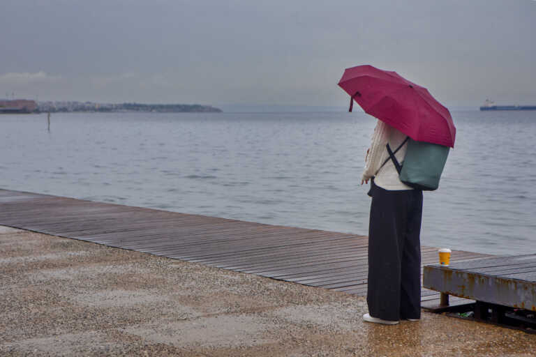 Αλλάζει ο καιρός από σήμερα - Πέφτει η θερμοκρασία, έρχονται βροχές - Η πρόγνωση των επόμενων ημερών