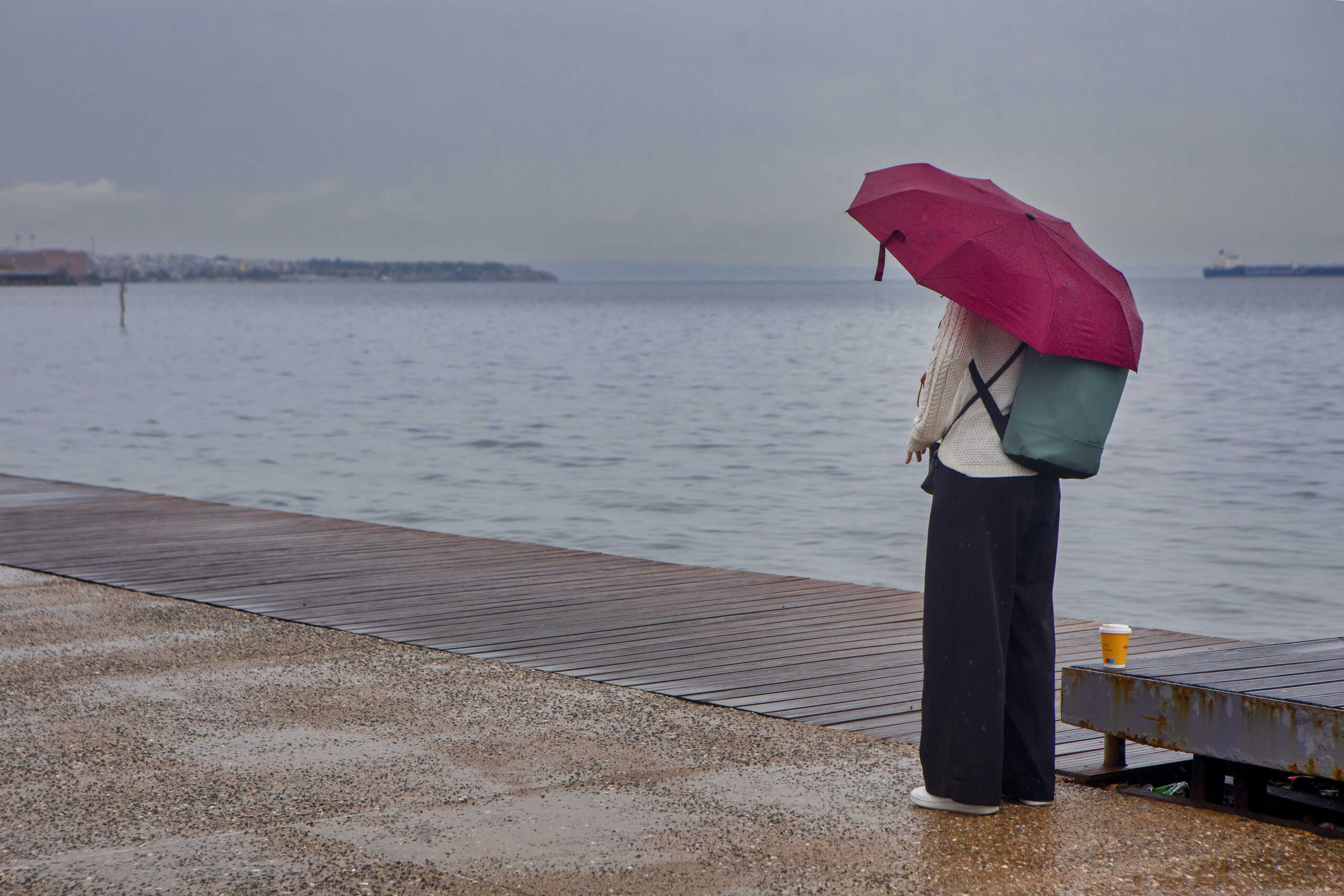 Καιρός: Πέφτει η θερμοκρασία, έρχονται βροχές – Η πρόγνωση των επόμενων ημερών