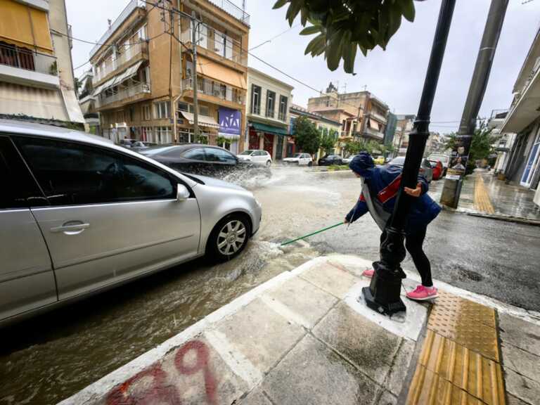 Καταιγίδες, κεραυνοί και χαλάζι μέχρι την Τετάρτη - Σε ποιες περιοχές θα βρέξει