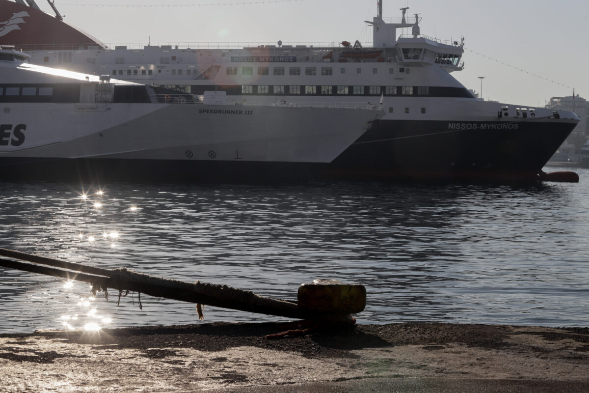 Εορταστικές εκπτώσεις έως 50% σε ακτοπλοϊκά και αεροπορικά εισιτήρια για αναπληρωτές εκπαιδευτικούς