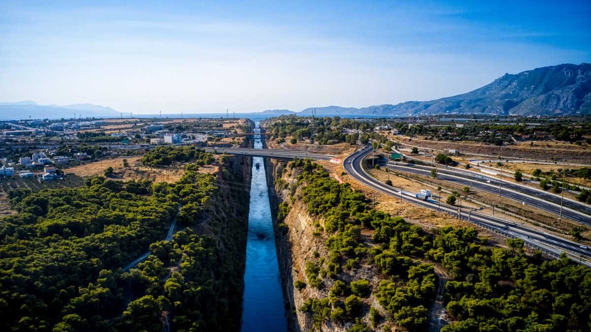 Ισθμός: Άνδρας προσπάθησε να πέσει από τη γέφυρα