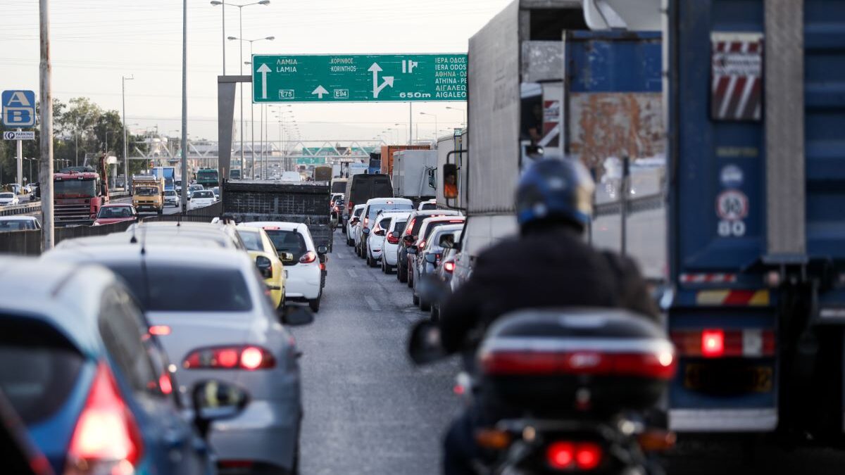 Κίνηση στους δρόμους: «Έμφραγμα» σε Κηφισό, Μεσογείων και Κηφισίας