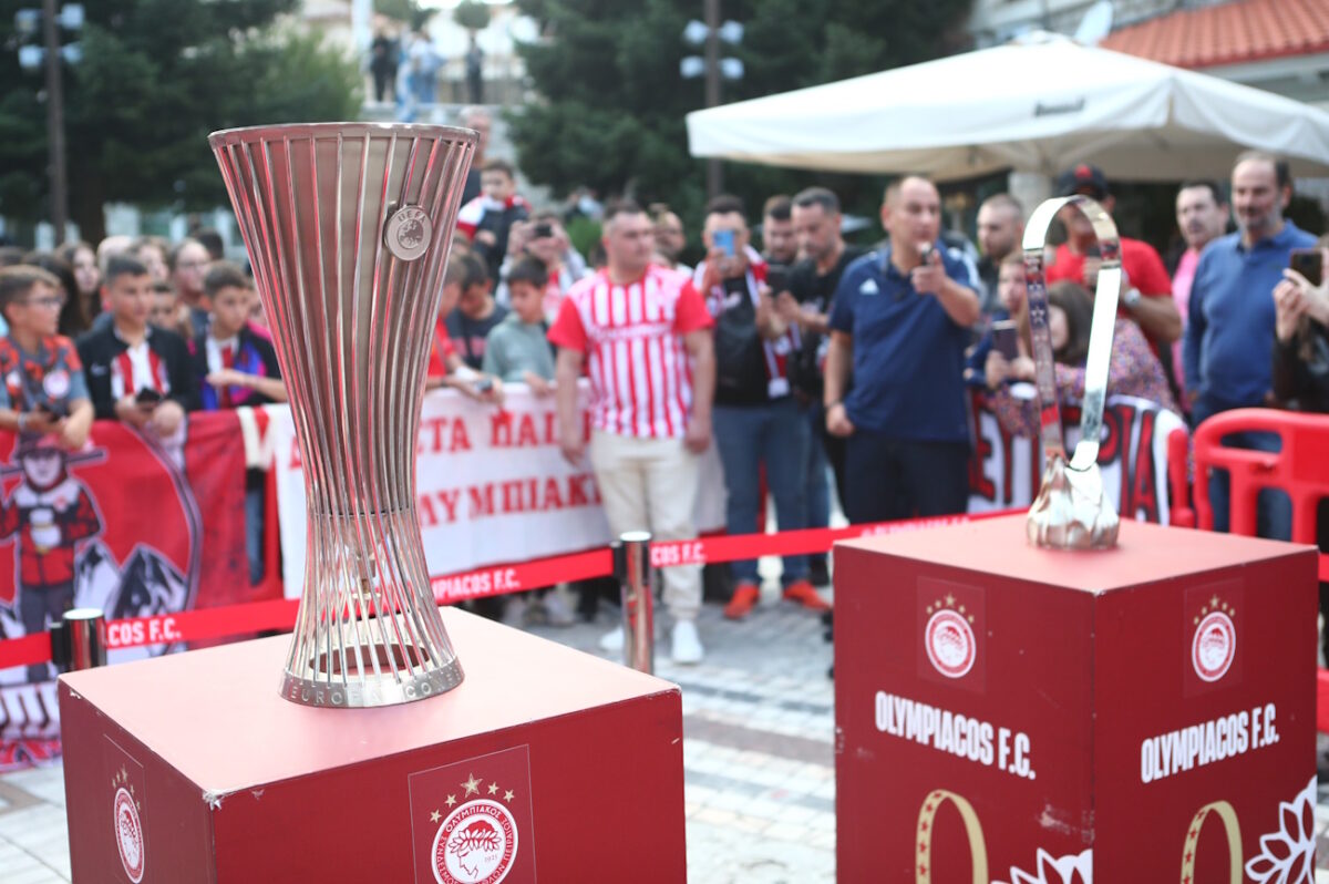 Ο Ολυμπιακός φέρνει τα δύο ευρωπαϊκά του τρόπαια στο Δημοτικό Θέατρο Πειραιά