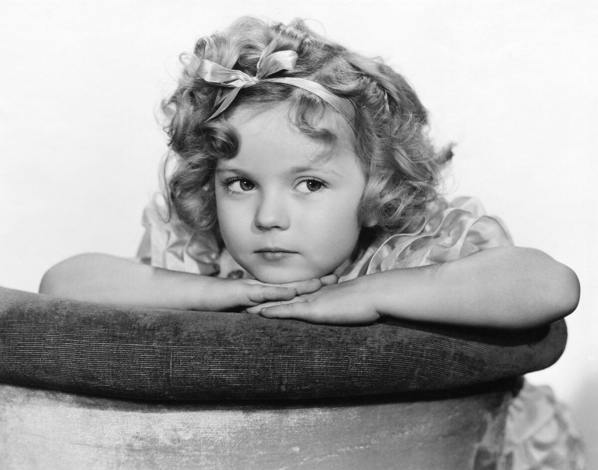 Shirley Temple: Πώς ένα ξανθό κορίτσι με μπούκλες έσωσε την 20th Century Fox από τη χρεοκοπία