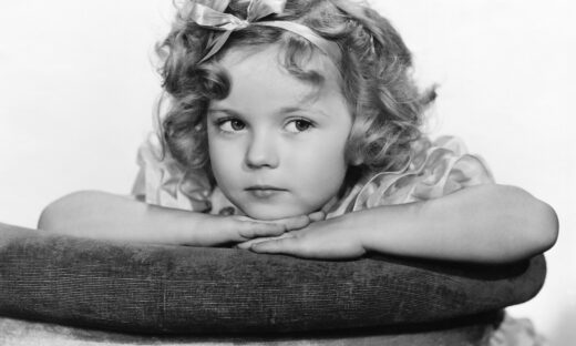 Shirley Temple: Πώς ένα ξανθό κορίτσι με μπούκλες έσωσε την 20th Century Fox από τη χρεοκοπία