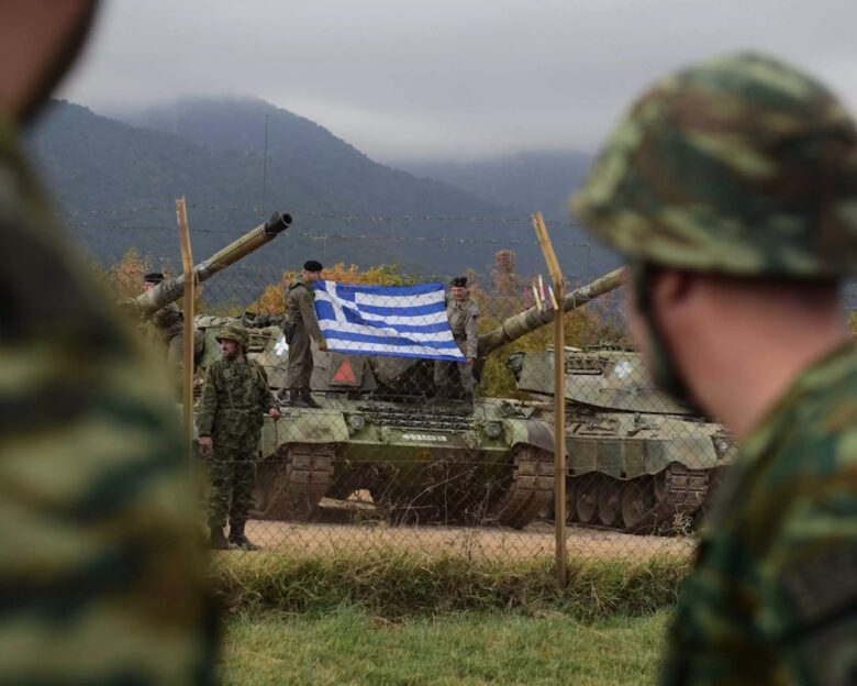 Όλες οι αυξήσεις στα επιδόματα των ένστολων και οι απαλλαγές στη συμμετοχή στα φάρμακα των χαμηλοσυνταξιούχων