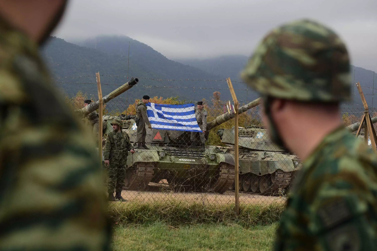 Όλες οι αυξήσεις στα επιδόματα των ένστολων και οι απαλλαγές στη συμμετοχή στα φάρμακα των χαμηλοσυνταξιούχων