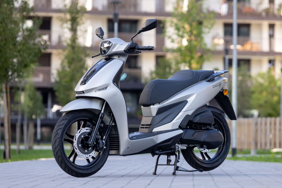 UM: Έφτασε το νέο high wheel scooter Wynwood 125