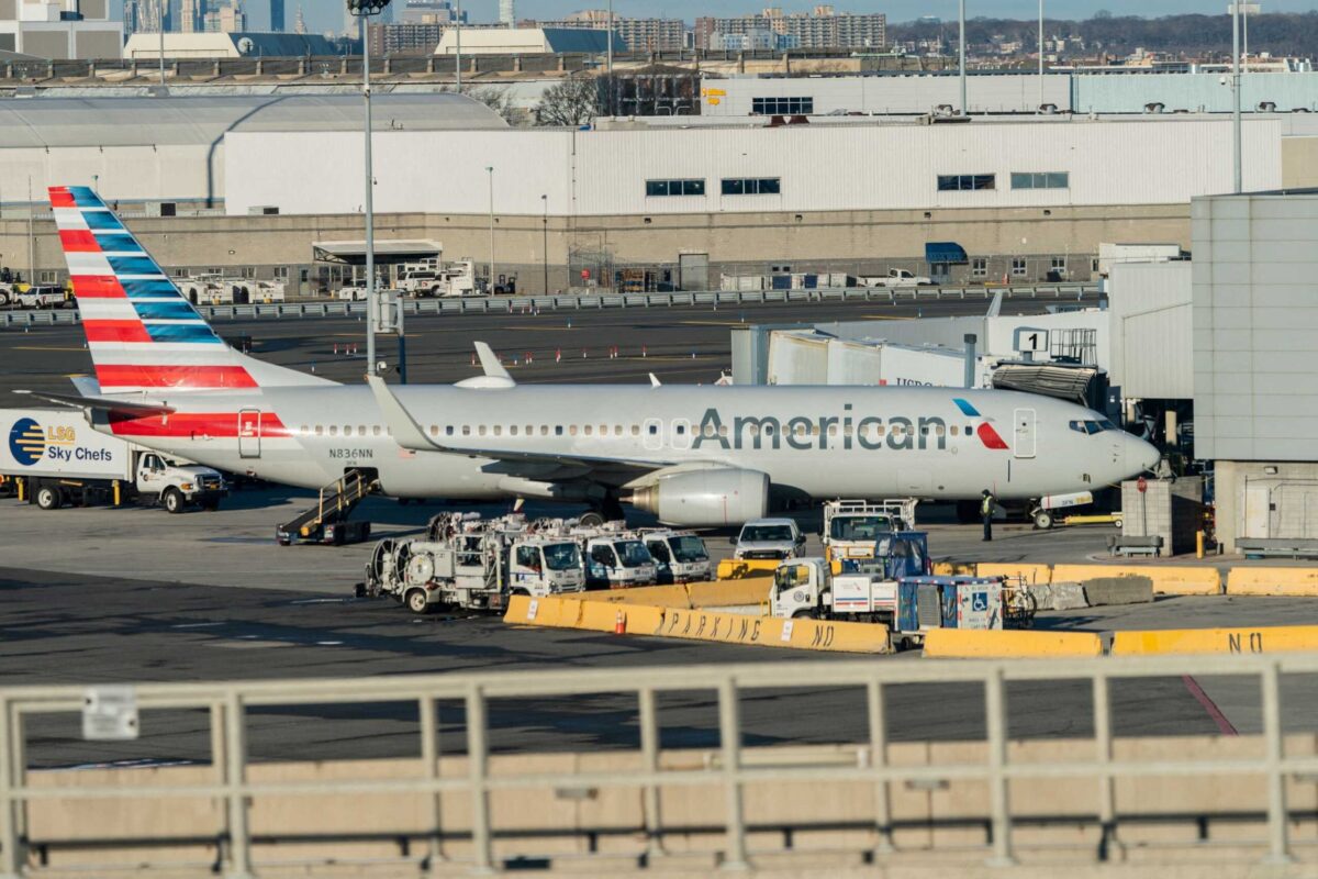 Η American Airlines καθήλωσε όλα τα αεροπλάνα της λόγω «τεχνικού προβλήματος»: Ταλαιπωρία για εκατομμύρια επιβάτες