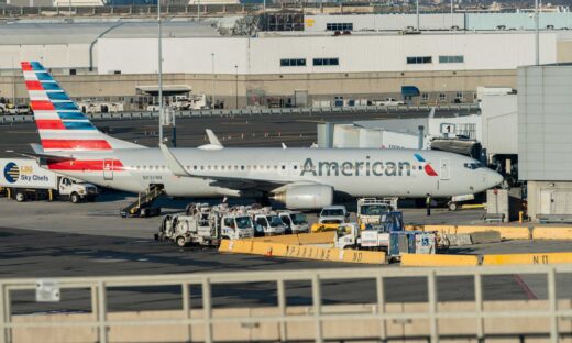 Η American Airlines διέκοψε όλες τις πτήσεις της λόγω «τεχνικού προβλήματος»: Ταλαιπωρία για εκατομύρρια επιβάτες