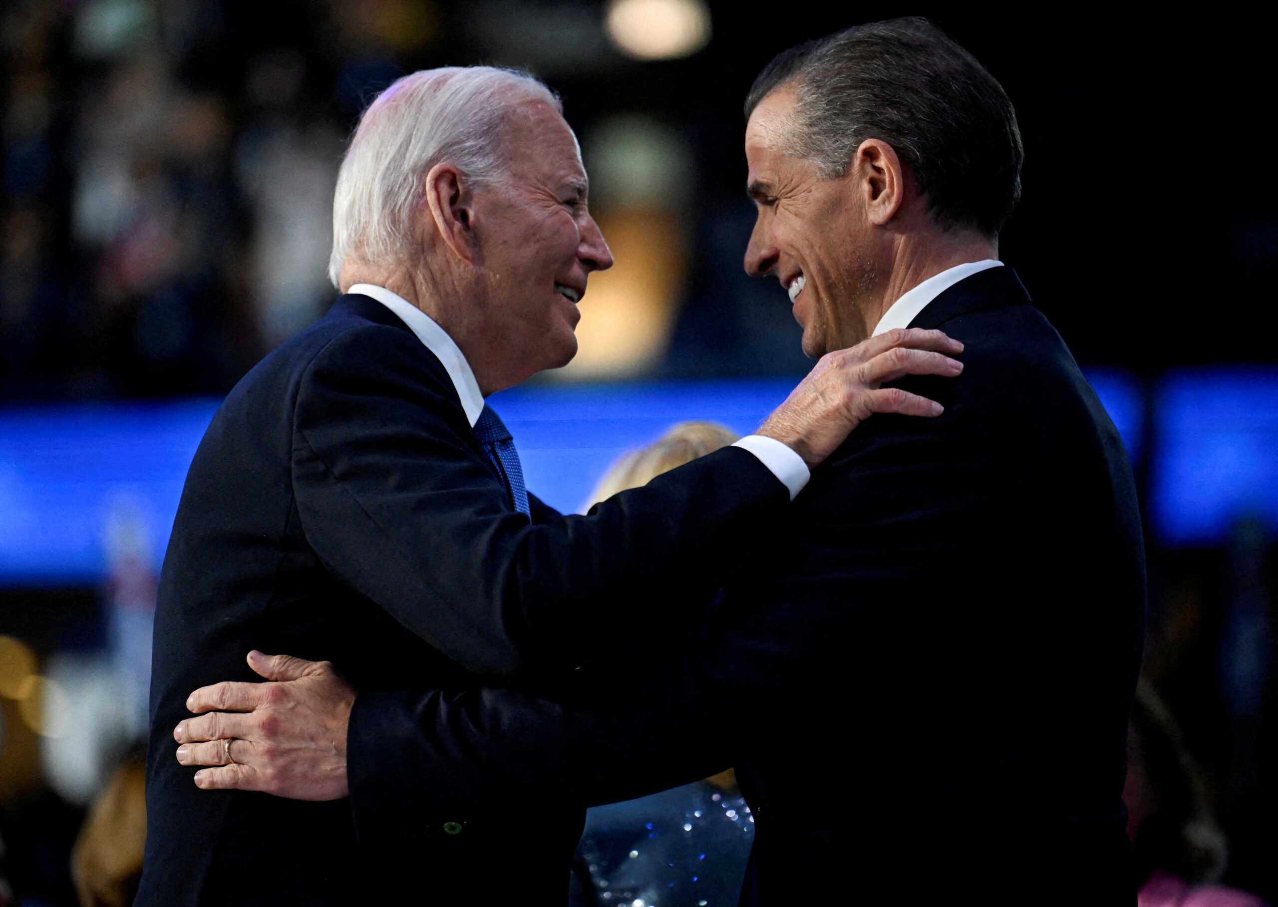 FILE PHOTO: U.S. President Joe Biden greets his son Hunter Biden at the Democratic National Convention (DNC) in Chicago, Illinois, U.S. August 19, 2024. REUTERS