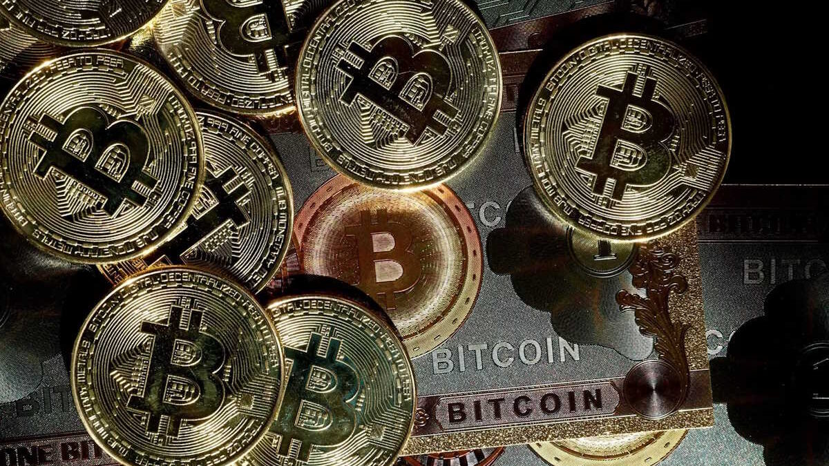 Το Bitcoin έσπασε για 1η φορά το φράγμα των 105.000 δολαρίων