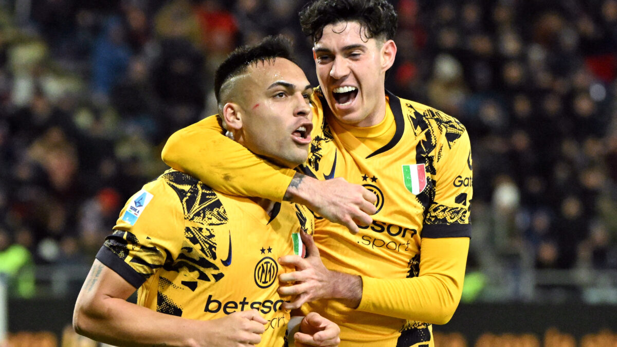 Soccer Football - Serie A - Cagliari v Inter Milan - Unipol Domus, Cagliari, Italy - December 28, 2024 Inter Milan's Lautaro Martinez celebrates scoring their second goal with Alessandro Bastoni REUTERS