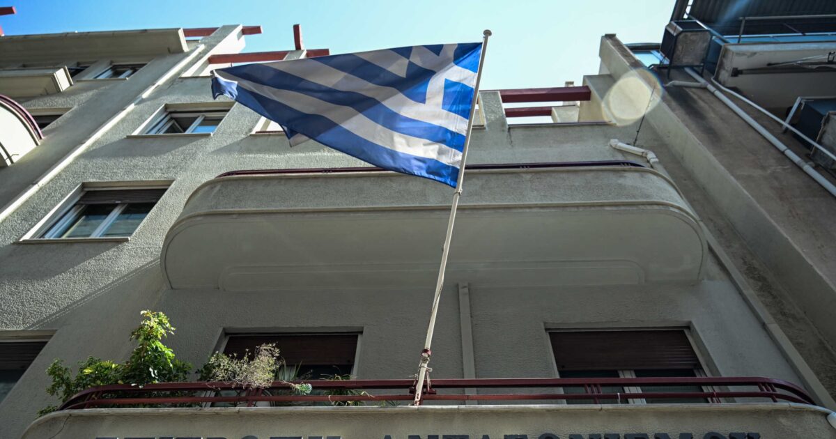 Αιφνιδιαστικός έλεγχος στις αγορές καφέ, σοκολάτας και βρεφικής διατροφής