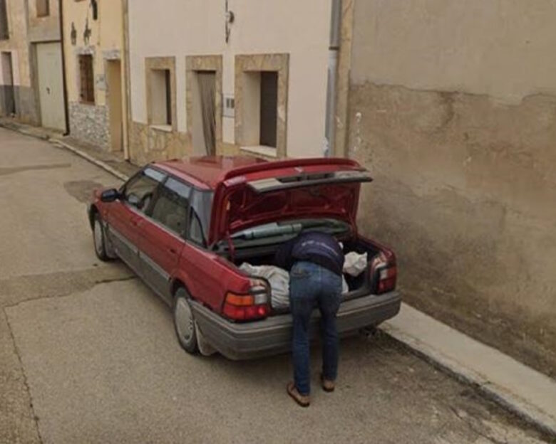 Ισπανία: Το Google street view «έπιασε» άνδρα να μεταφέρει πτώμα στο πορτ μπαγκάζ