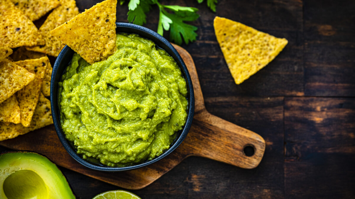 Το καλύτερο και πιο εύκολο guacamole: Το αγαπημένο ορεκτικό της παρέας