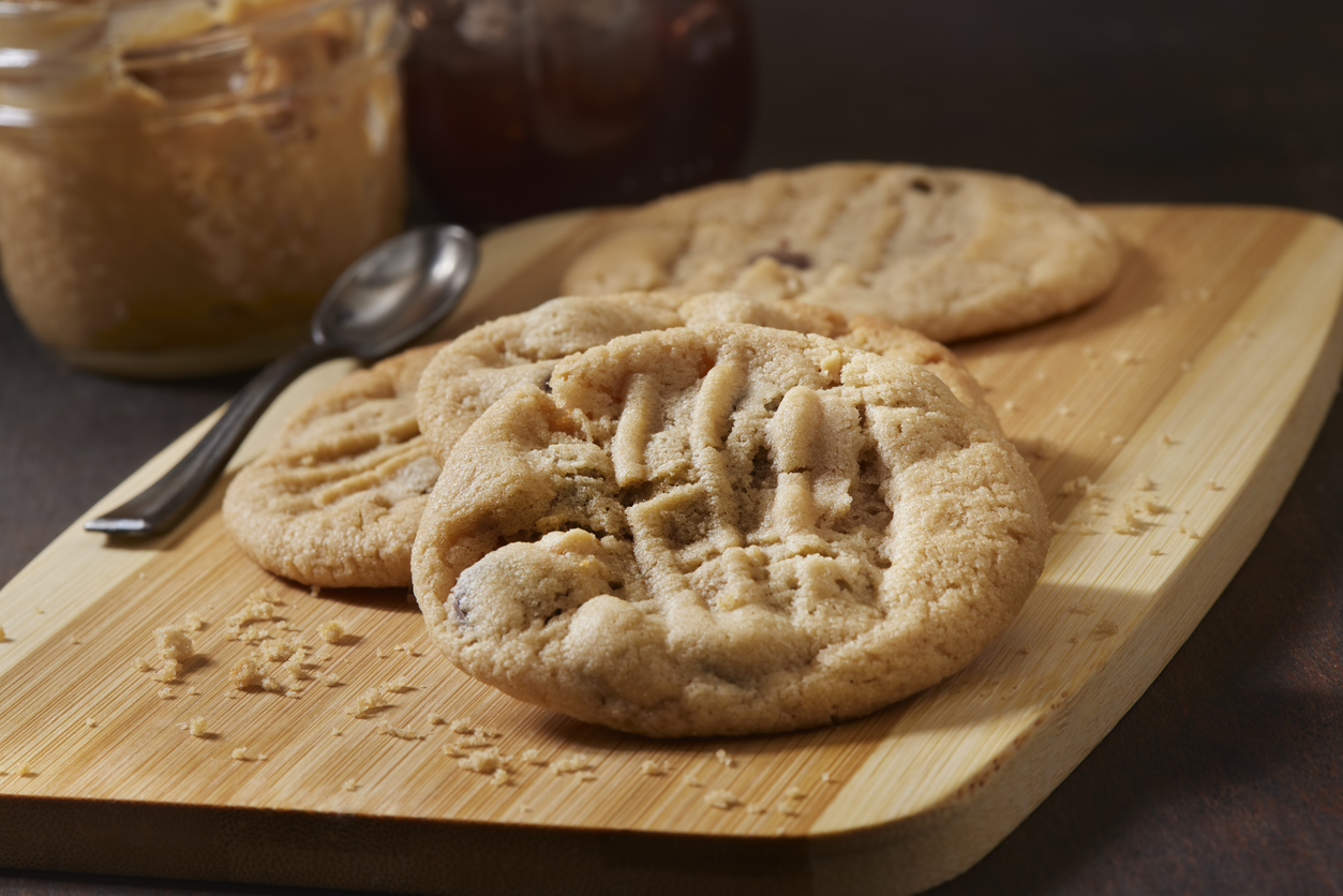 Παγκόσμια Ημέρα Μπισκότου: φτιάχνουμε cookies με βούτυρο ξηρών καρπών χωρίς γλουτένη της Martha Stewart