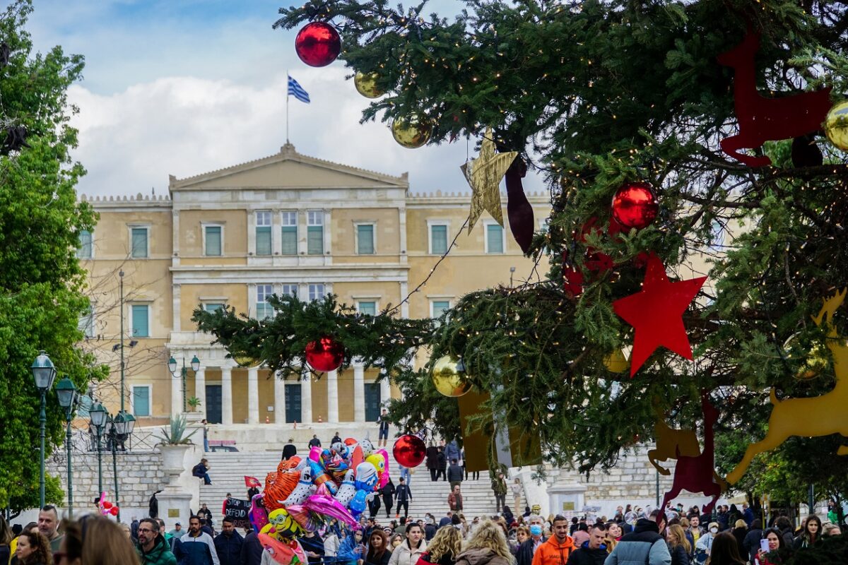 Καιρός: Ηλιόλουστη η πρώτη μέρα του χρόνου – Πότε θα έχουμε νέες «χιονοεκπλήξεις»