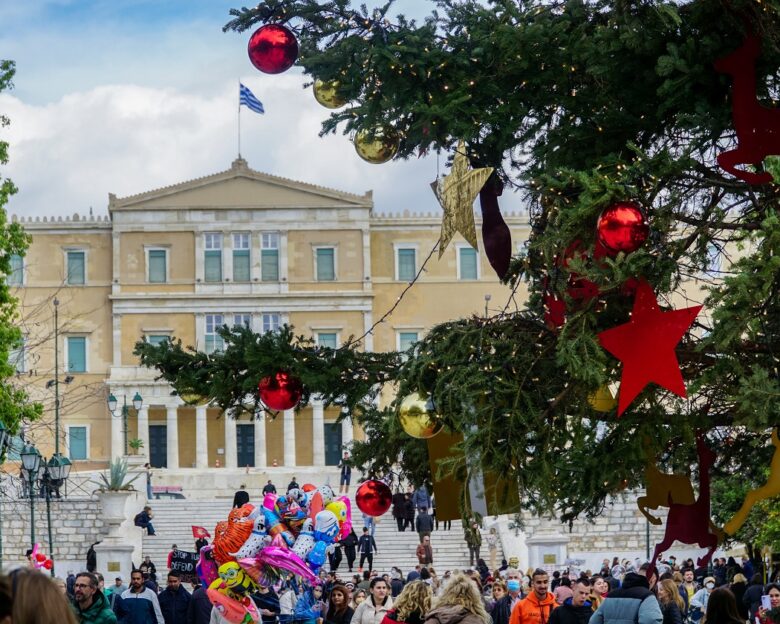 Καιρός: Ηλιόλουστη η πρώτη μέρα του χρόνου – Πότε θα έχουμε νέες «χιονοεκπλήξεις»