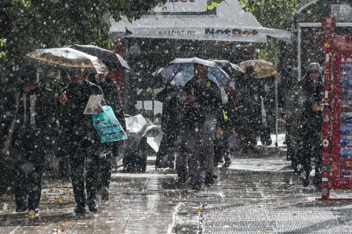 Καιρός: Βροχές και καταιγίδες το Σάββατο – Η πρόγνωση για τα Χριστούγεννα