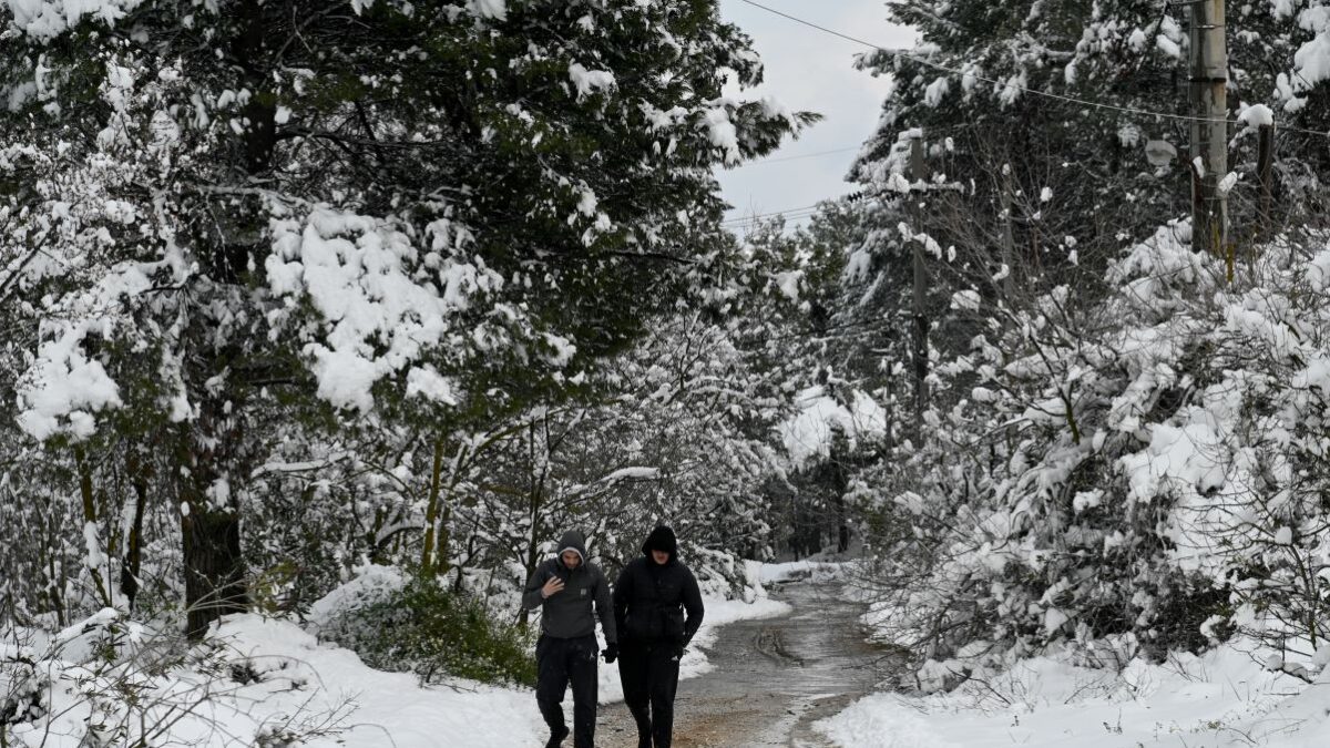 Καιρός: Η χριστουγεννιάτικη κακοκαιρία «Elena» φέρνει ισχυρές βροχές, χιονοπτώσεις, παγετό και έντονα μποφόρ