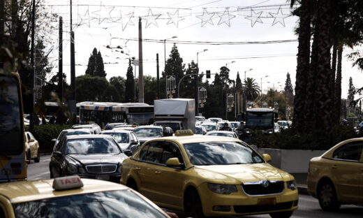 Κίνηση στους δρόμους: Κυκλοφοριακό «έμφραγμα» σε Κηφισό, Κηφισίας, Αττική Οδό και κέντρο Αθήνας