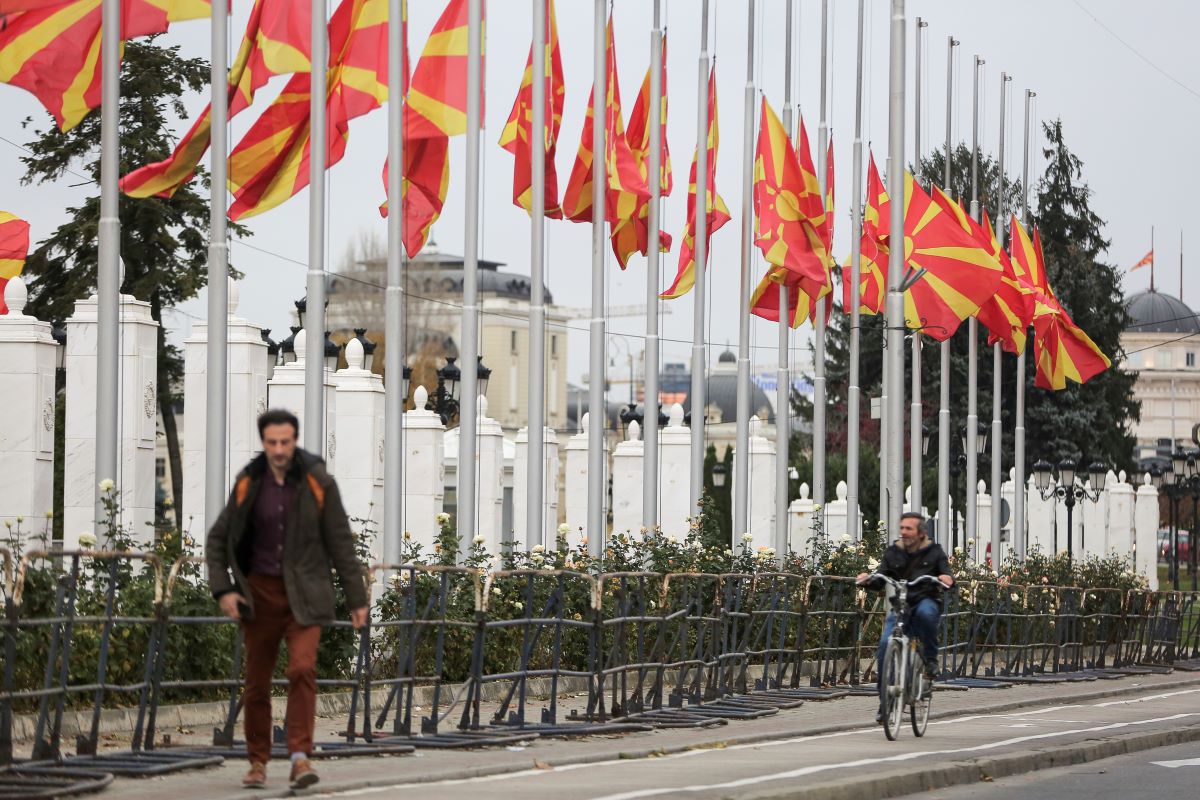 Βόρεια Μακεδονία: Στα κάγκελα για την αλβανική γλώσσα – Συγκεντρώσεις διαμαρτυρίας και ενστάσεις