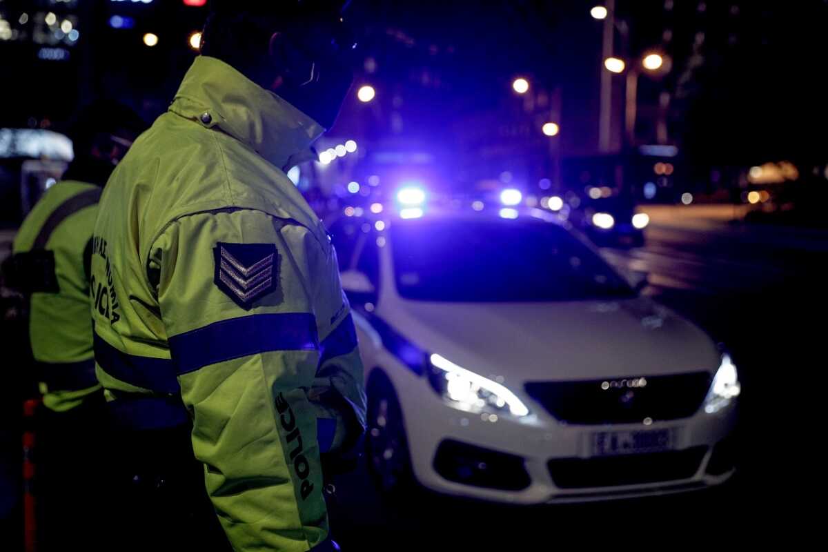 Διακοπή της κυκλοφορίας στην Ερμού, στο κέντρο της Αθήνας, λόγω καθίζησης