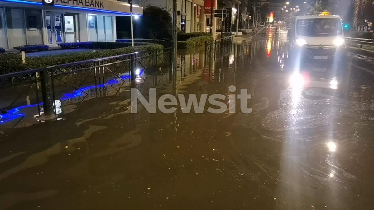 Έκλεισε και πάλι η λεωφόρος Ποσειδώνος στο ύψος του Καλαμακίου στο ρεύμα προς Πειραιά