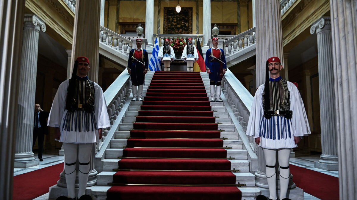 Δημοσκόπηση GPO: Καραμανλής, Σακελλαροπούλου ή Βενιζέλος; Οι αυθόρμητες απαντήσεις για Πρόεδρο της Δημοκρατίας