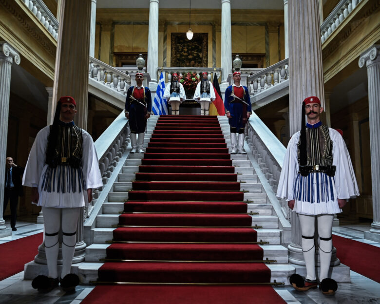 Δημοσκόπηση GPO: Καραμανλής, Σακελλαροπούλου ή Βενιζέλος; Οι αυθόρμητες απαντήσεις για Πρόεδρο της Δημοκρατίας