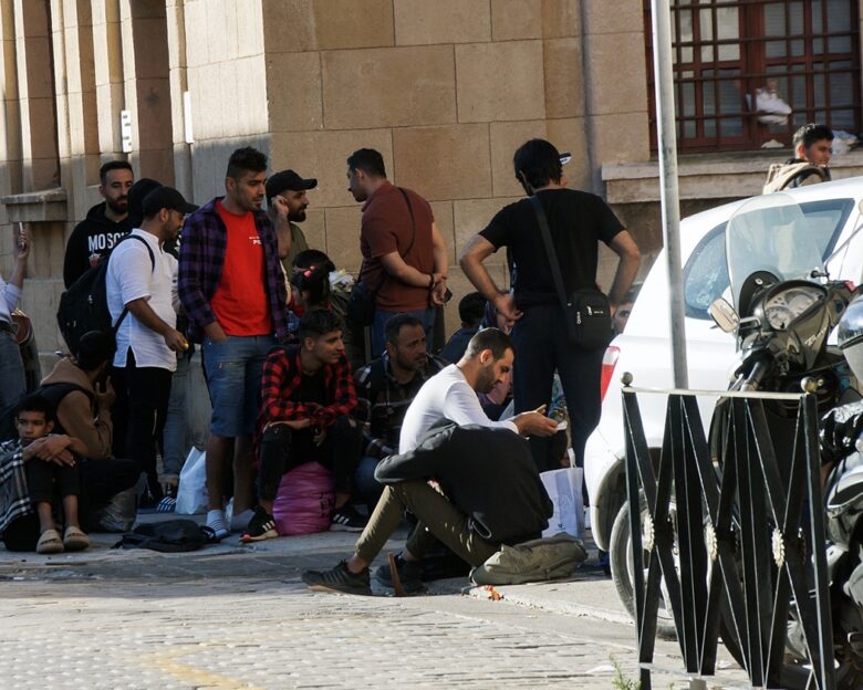 Η Ελλάδα παγώνει τα αιτήματα ασύλου από Σύρους