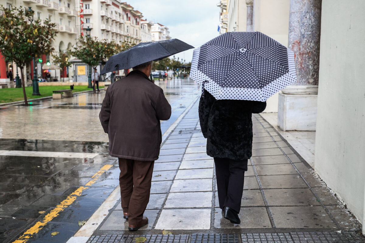 Χαλάει ξανά ο καιρός από Παρασκευή – Σαββατοκύριακο με βροχές, καταιγίδες και κρύο