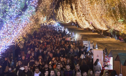 Συναυλίες με ελεύθερη είσοδο το Σαββατοκύριακο στο Χριστουγεννιάτικο Χωριό της Αθήνας – Ποιοι καλλιτέχνες θα ροκάρουν