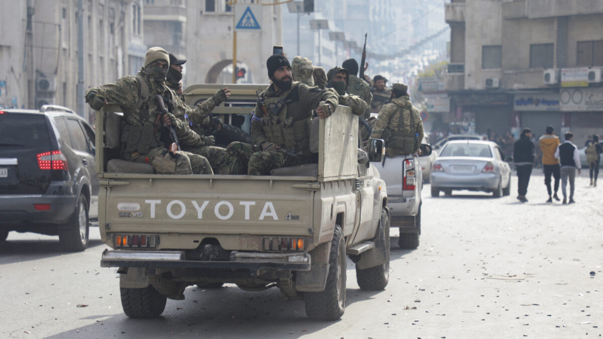 Συρία: Η Χαγιάτ Ταχρίρ αλ-Σαμ διαλύει την στρατιωτική της πτέρυγα μετά την πτώση Άσαντ