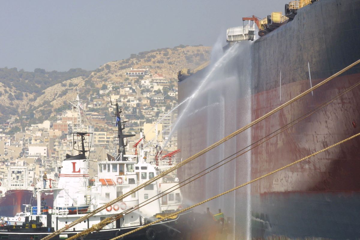 Κάρυστος: Σύγκρουση δεξαμενόπλοιου με φορτηγό πλοίο