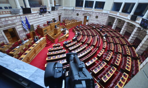 Γιατί τα κόμματα πρέπει να παίξουν τα ρέστα τους το 2025