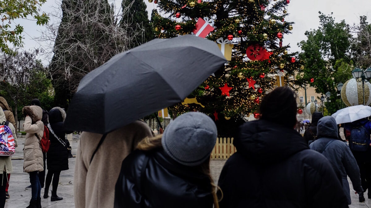 Καιρός αύριο: Καταιγίδες, βροχές και πτώση της θερμοκρασίας την παραμονή των Χριστουγέννων – Που θα χιονίσει