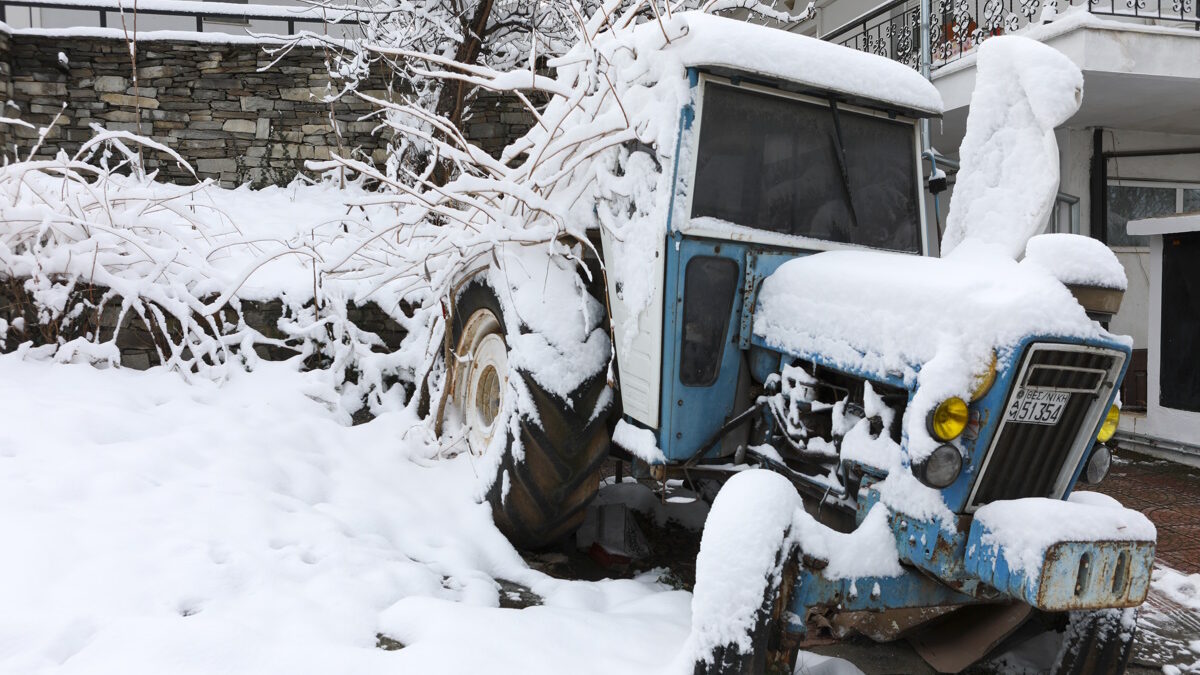 Καιρός αύριο: Χιόνια και καταιγίδες σχεδόν σε όλη τη χώρα με σφοδρούς ανέμους ως 9 μποφόρ