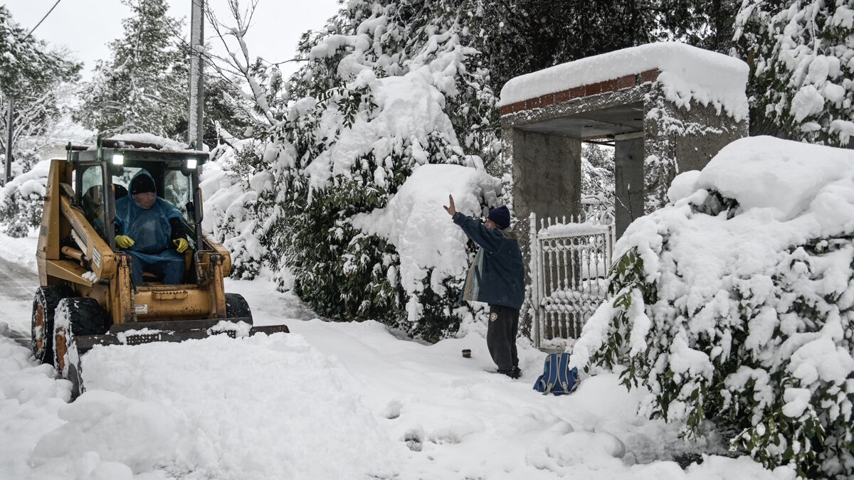 Καιρός σήμερα: Xιόνια και πτώση της θερμοκρασίας, ανήμερα των Χριστουγέννων – Που θα βρέξει