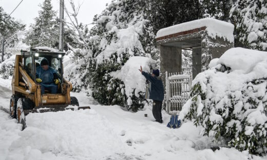 Καιρός σήμερα: Xιόνια και πτώση της θερμοκρασίας, ανήμερα των Χριστουγέννων – Που θα βρέξει