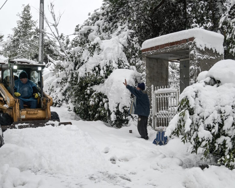 Καιρός σήμερα: Xιόνια και πτώση της θερμοκρασίας, ανήμερα των Χριστουγέννων – Που θα βρέξει