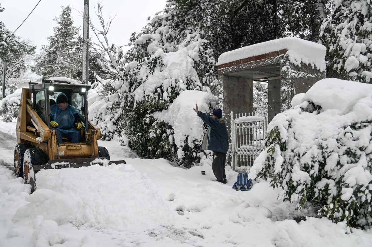 Καιρός σήμερα: Xιόνια και πτώση της θερμοκρασίας, ανήμερα των Χριστουγέννων – Που θα βρέξει