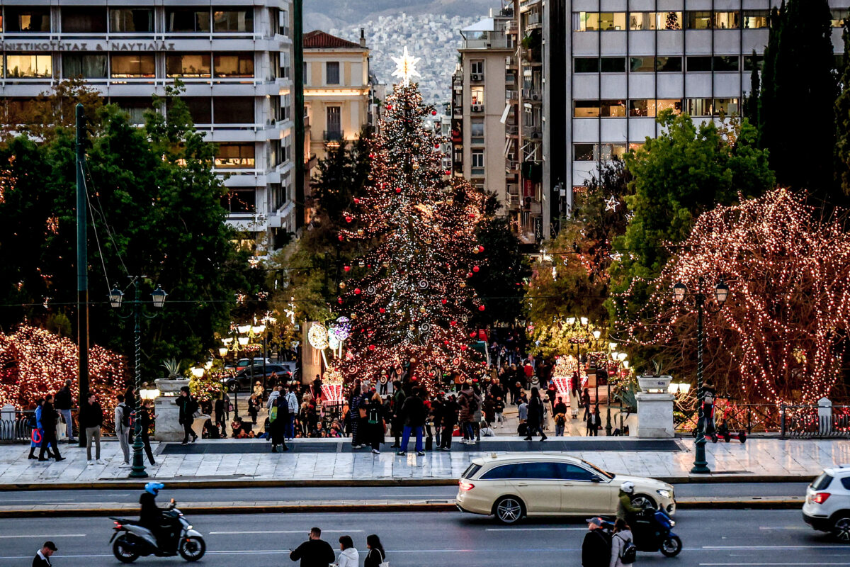 Καιρός: Βροχές και ισχυρές καταιγίδες από το απόγευμα – Σε ποιες περιοχές θα χιονίσει τα Χριστούγεννα