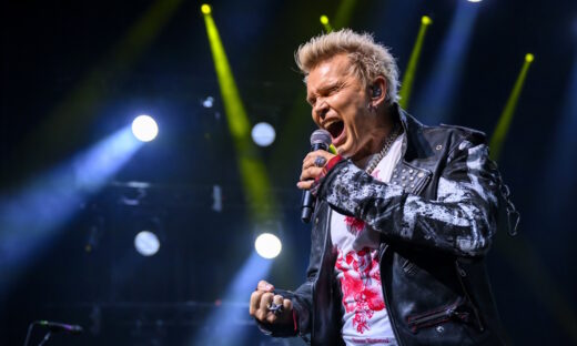 Billy Idol: Ανακοίνωσε νέα περιοδεία στη Βόρεια Αμερική στα 70 χρόνια της ζωής του