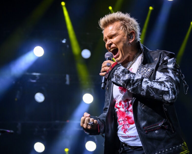 Billy Idol: Ανακοίνωσε νέα περιοδεία στη Βόρεια Αμερική στα 70 χρόνια της ζωής του